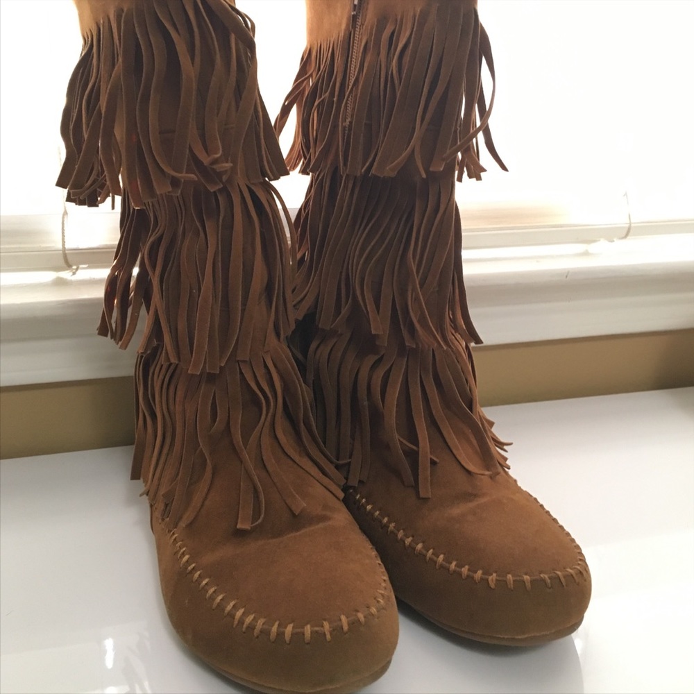 Adorable Fringe boots